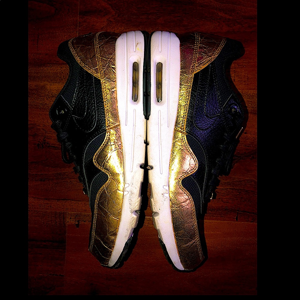 Nike Tennis Shoes